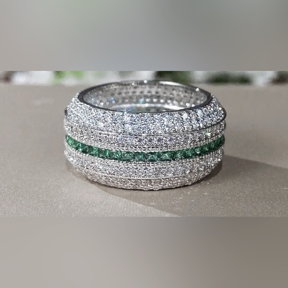 New emerald and diamond zircon eternity band size 10 aprox 3/4” wide